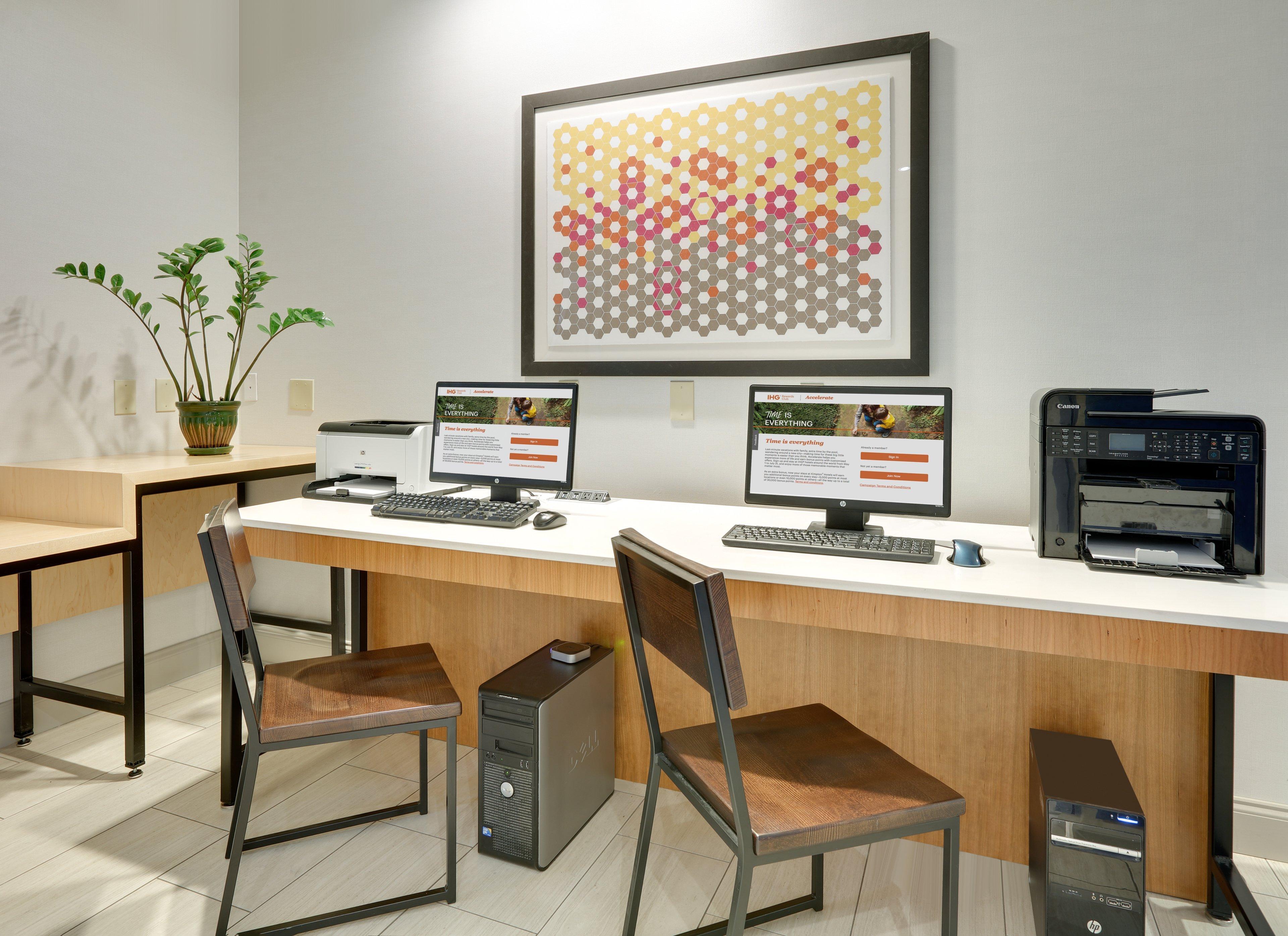 Holiday Inn Express Hotel & Suites Dublin By Ihg Exterior photo